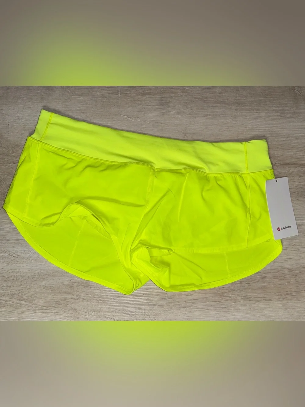 Lululemon Speed Up Low Rise Short 2.5 Lined NWT Size 14